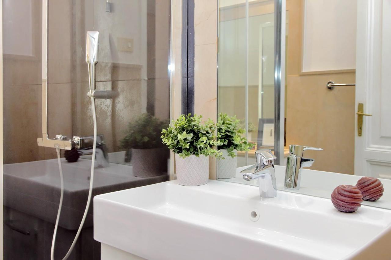 4Bnb - Tiberina Spacious Apartment Рим Экстерьер фото