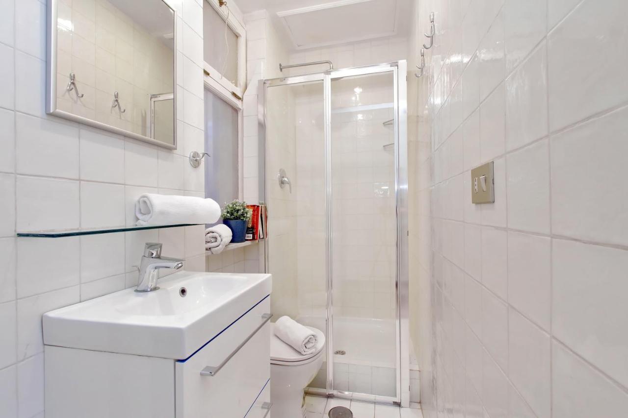4Bnb - Tiberina Spacious Apartment Рим Экстерьер фото